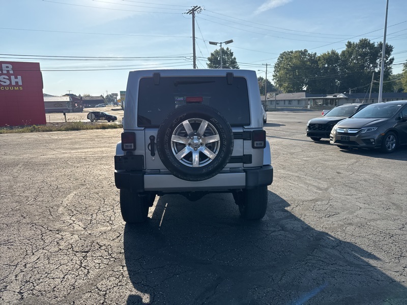 2016 Jeep Wrangler Unlimited Sahara photo 6