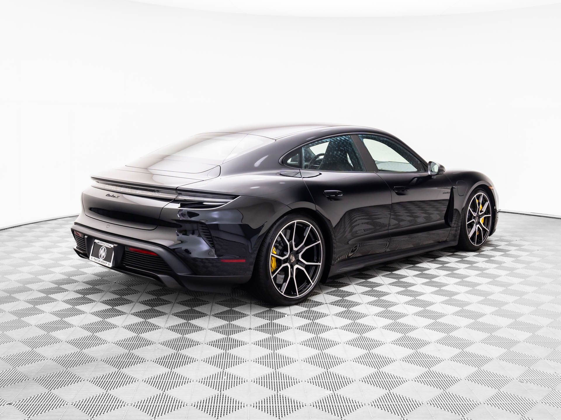 2025 Porsche Taycan Turbo S photo 7