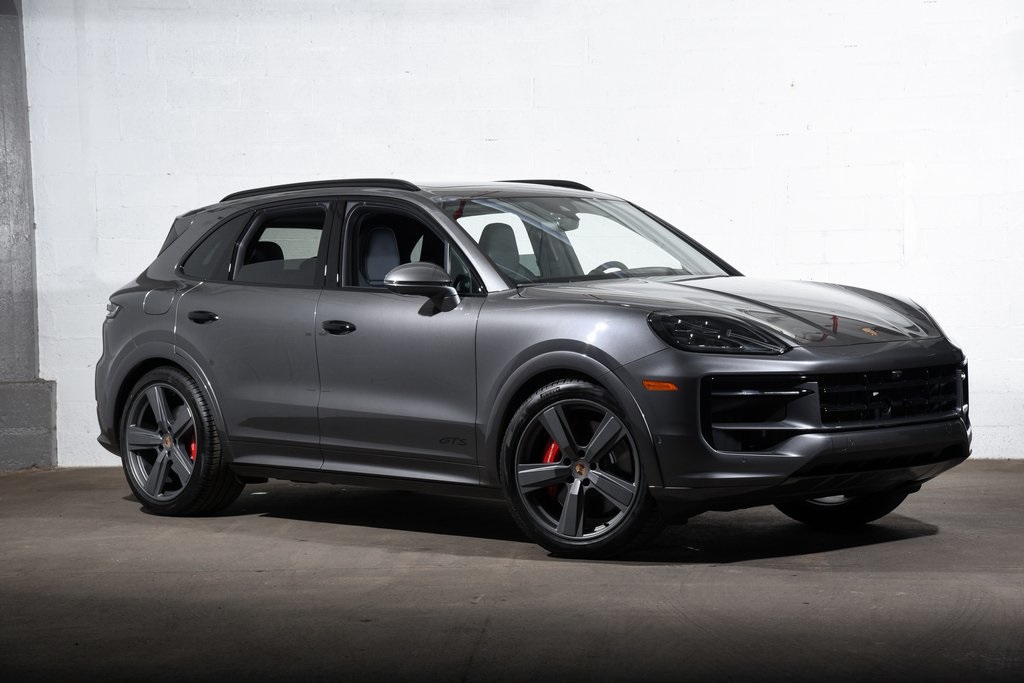 2025 Porsche Cayenne GTS photo 8