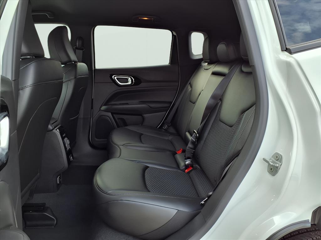 2025 Jeep Compass Latitude photo 7