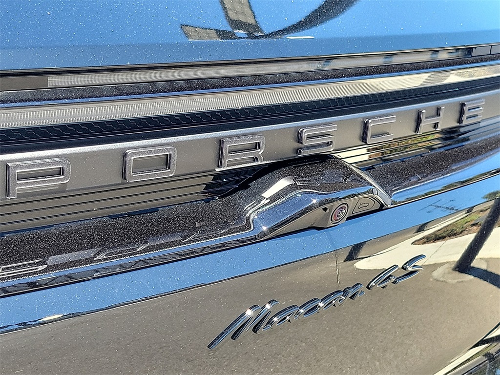 2025 Porsche Macan Electric photo 26