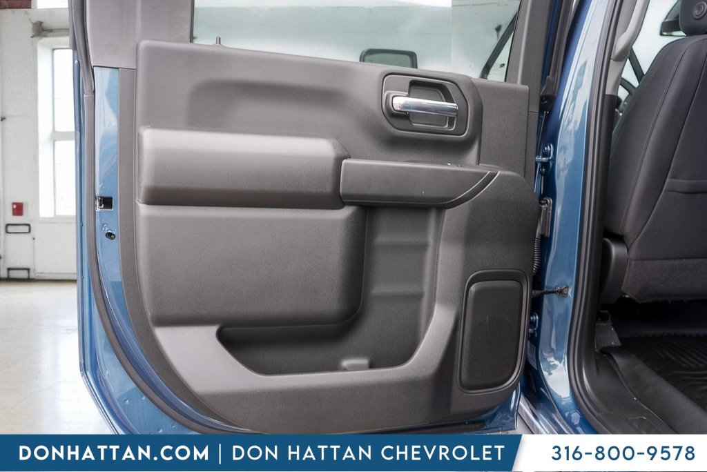 2025 Chevrolet Silverado 2500HD Custom photo 18