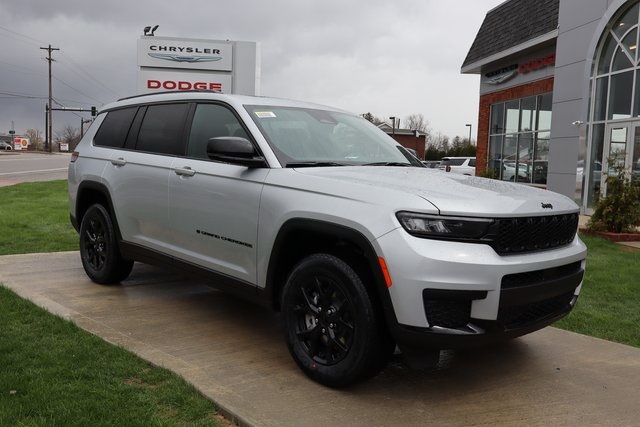 2025 Jeep Grand Cherokee Altitude X photo 2