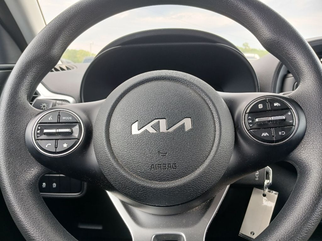 2023 Kia Soul LX photo 14