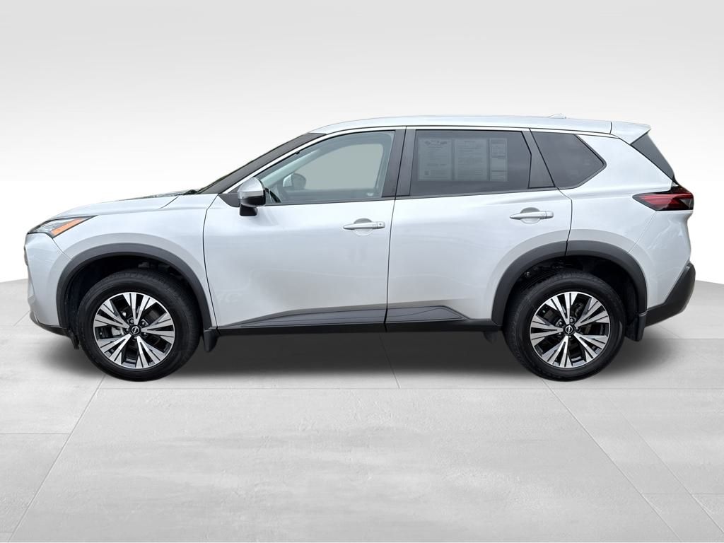 2022 Nissan Rogue SV photo 3