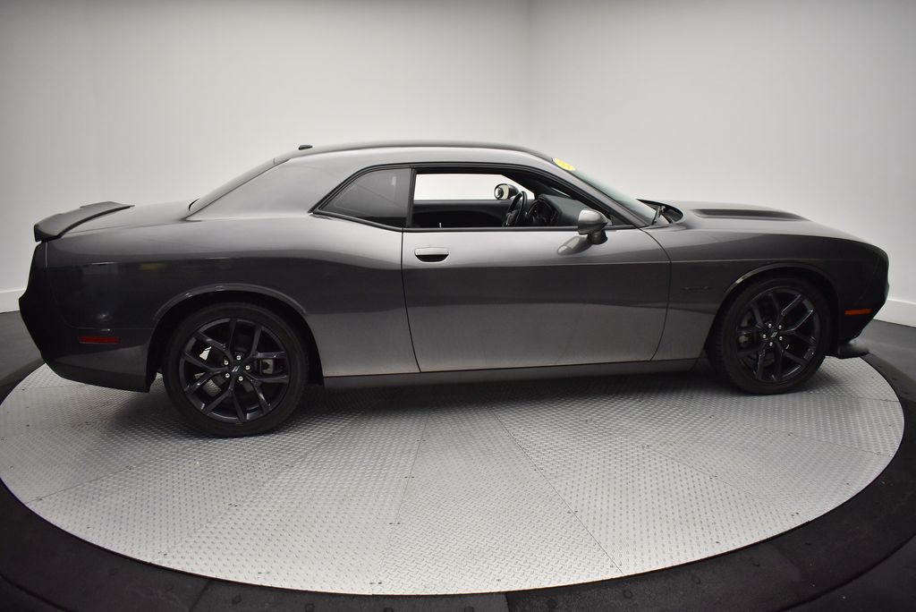 2021 Dodge Challenger R/T photo 4