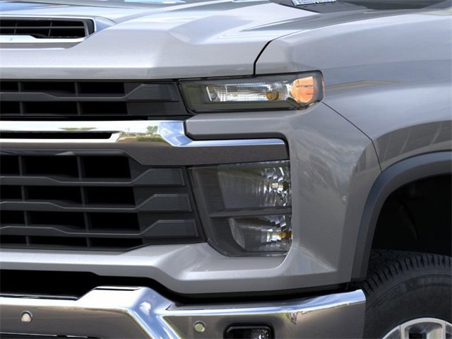 2025 Chevrolet Silverado 3500HD LT photo 9
