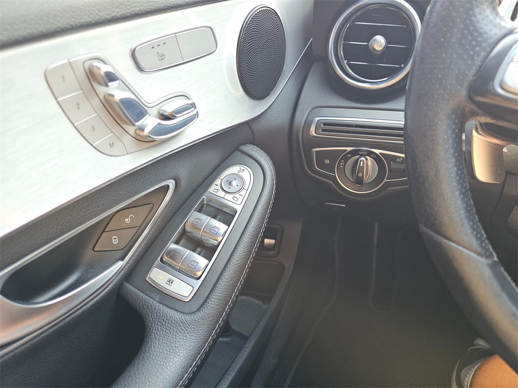 2018 Mercedes Benz C 300 photo 27