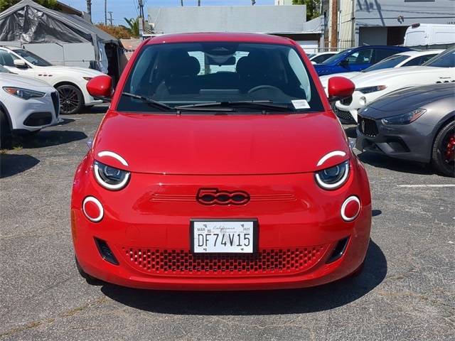 2024 Fiat 500e Red photo 2