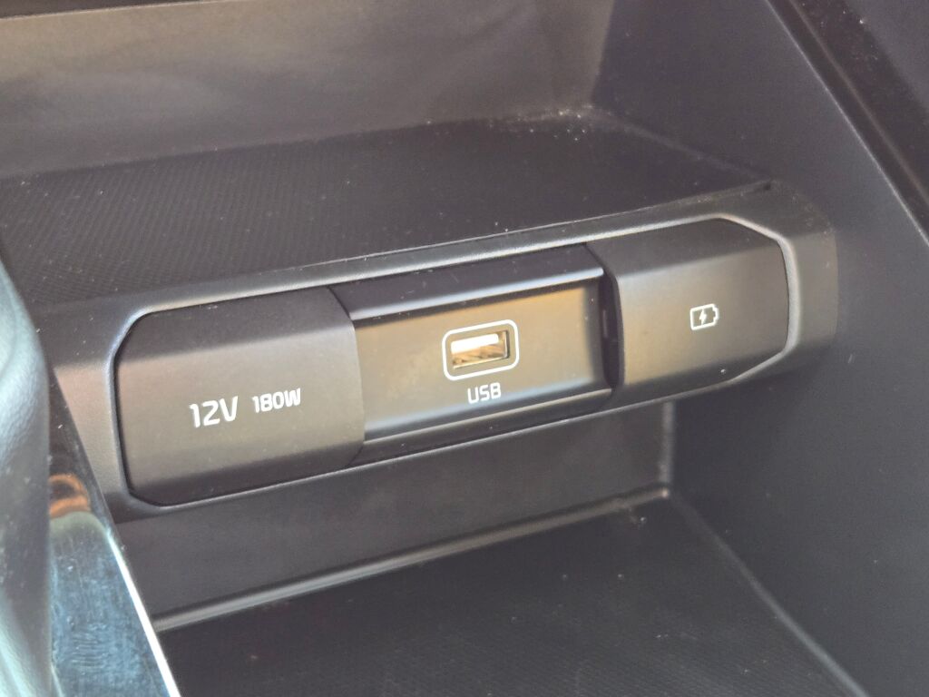 2022 Kia Telluride LX photo 21