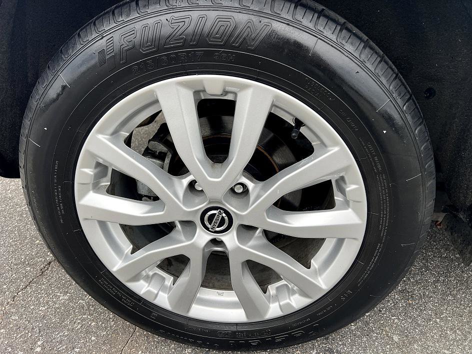 2022 Nissan Rogue Sport S photo 11