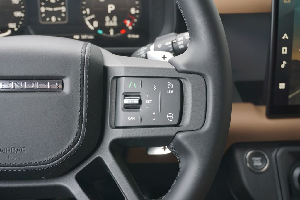 2025 Land Rover Defender 130 V8 photo 13