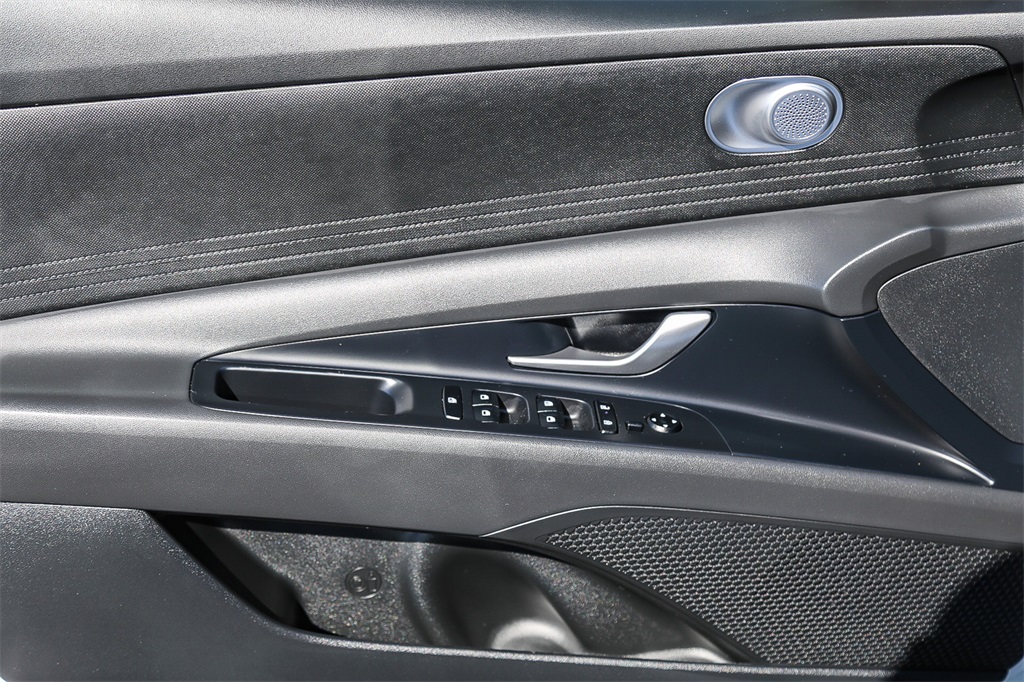 2025 Hyundai Elantra Blue SEL Sport photo 21