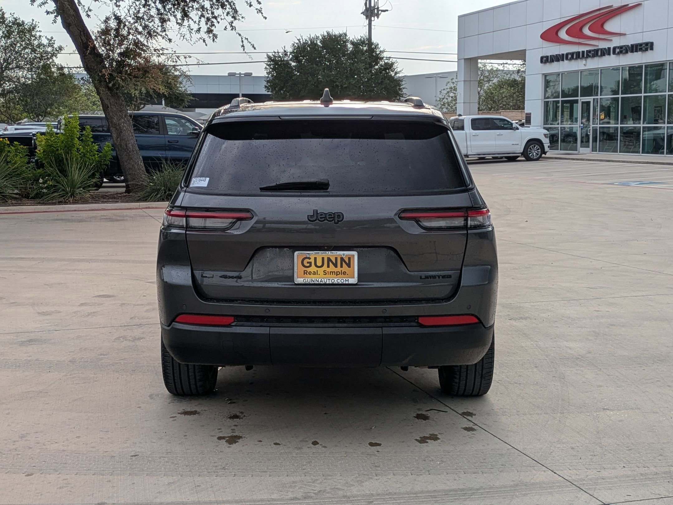 2022 Jeep Grand Cherokee Limited photo 3