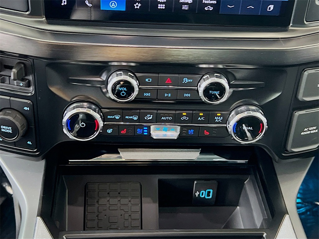 2025 Ford F-250 Lariat photo 9