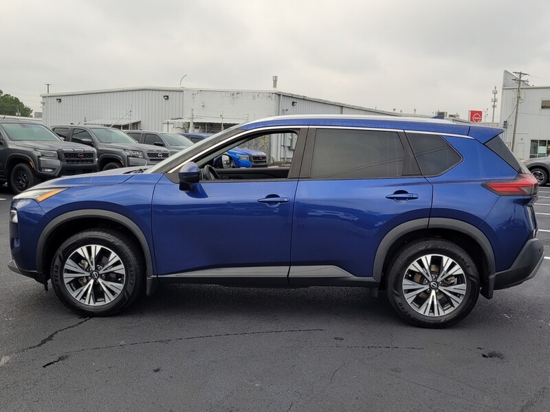 2022 Nissan Rogue SV photo 4