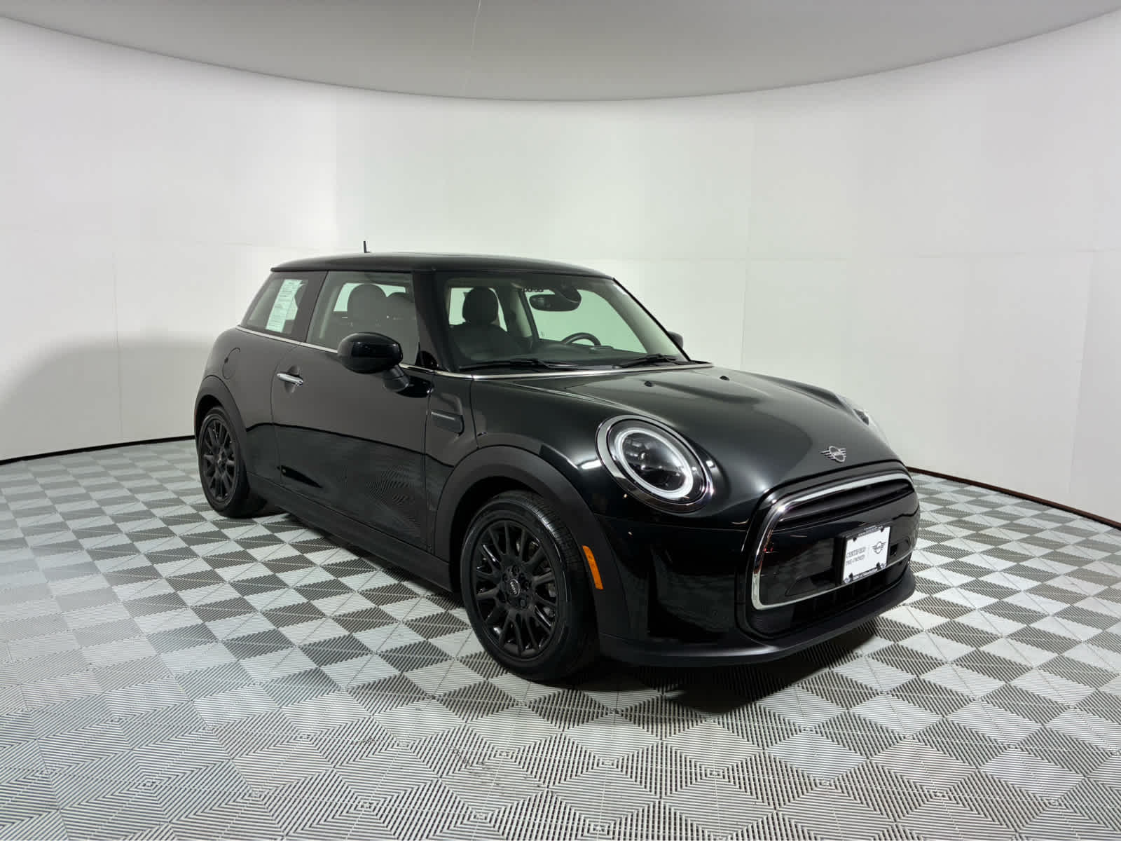 2023 MINI Hardtop 2 Door Base's photo