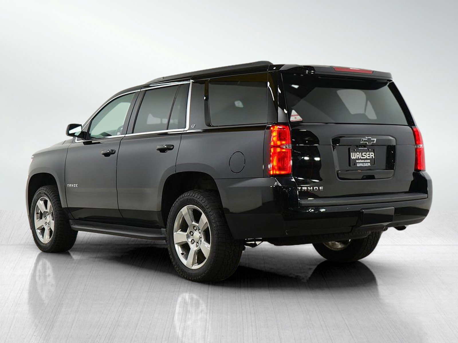 2016 Chevrolet Tahoe LT photo 3