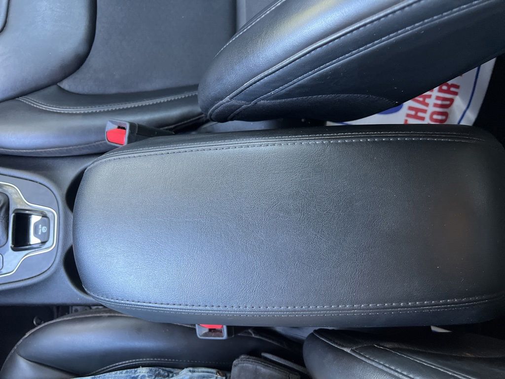 2020 Jeep Cherokee Altitude photo 25