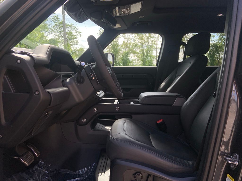2024 Land Rover Defender 110 Carpathian Edition photo 12