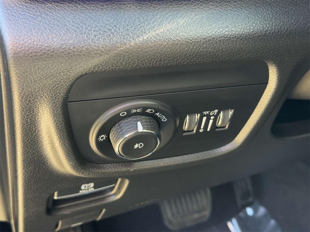2022 Jeep Grand Cherokee Summit photo 31