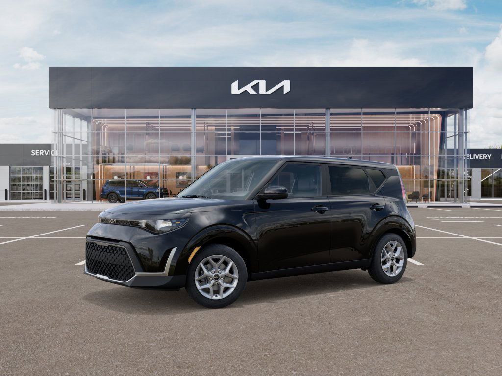 2025 Kia Soul LX photo 3