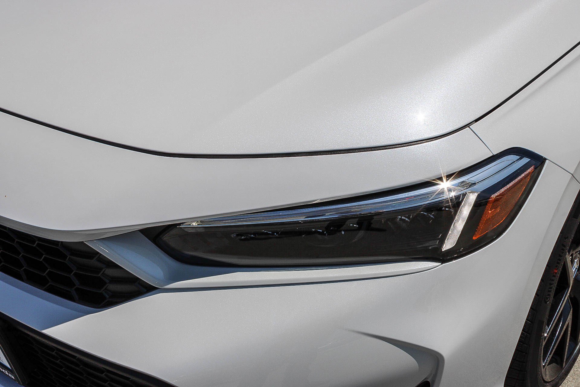 2026 Honda Civic Hatchback Hybrid Sport photo 2