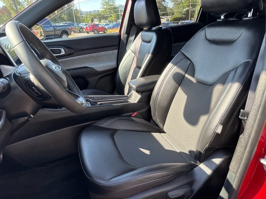 2024 Jeep Compass Latitude photo 13