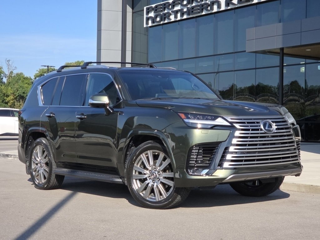 2023 Lexus LX Ultra Luxury photo 2