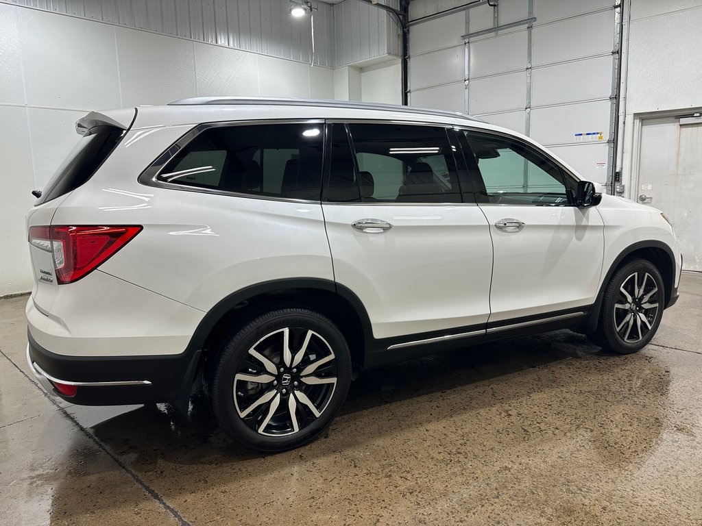 2021 Honda Pilot Touring photo 3