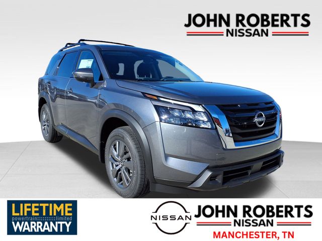 2025 Nissan Pathfinder SV's photo