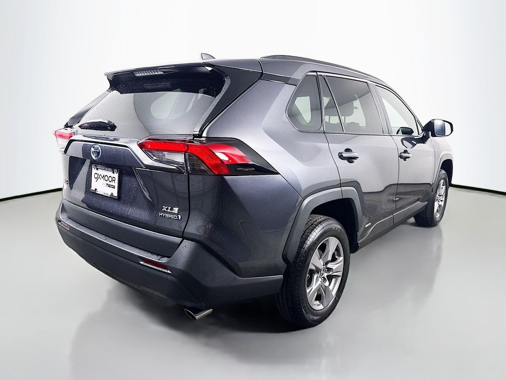2023 Toyota RAV4 Hybrid XLE photo 7