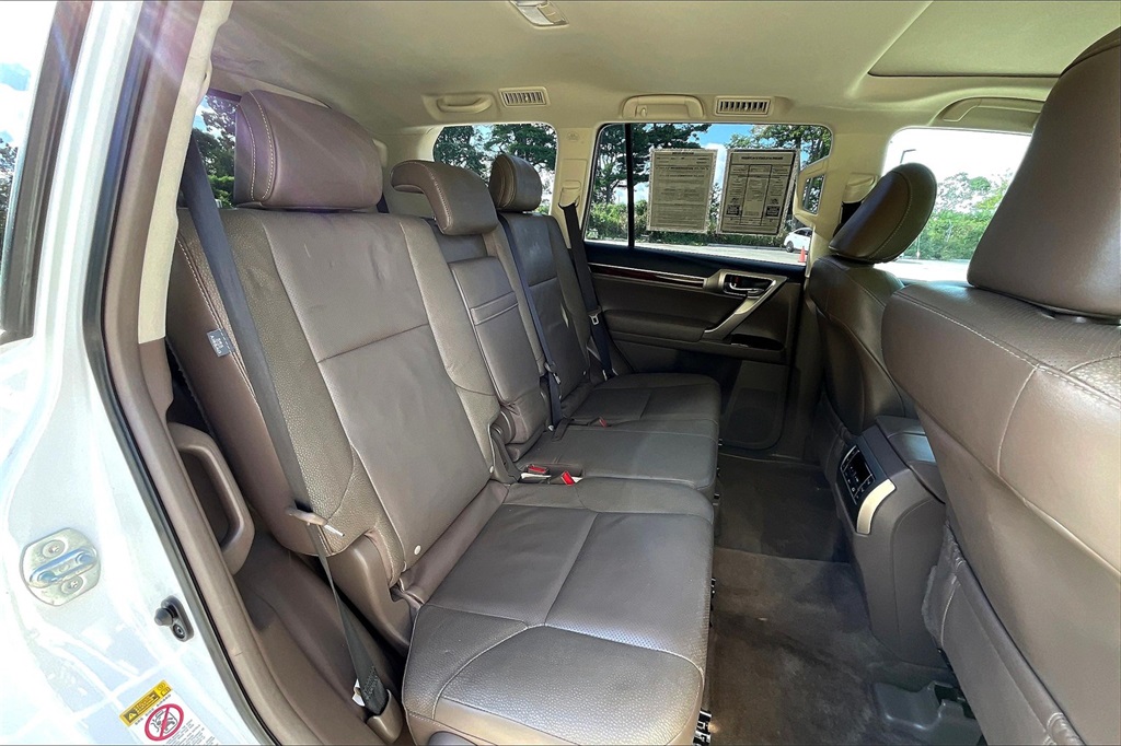 2015 Lexus GX 460 photo 25