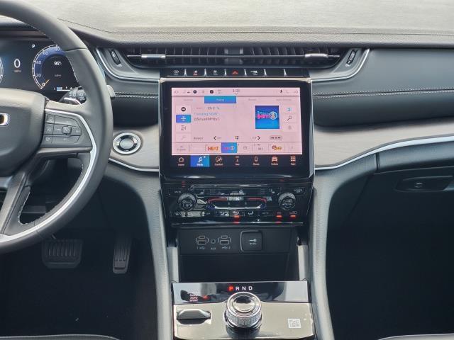 2025 Jeep Grand Cherokee Limited photo 20