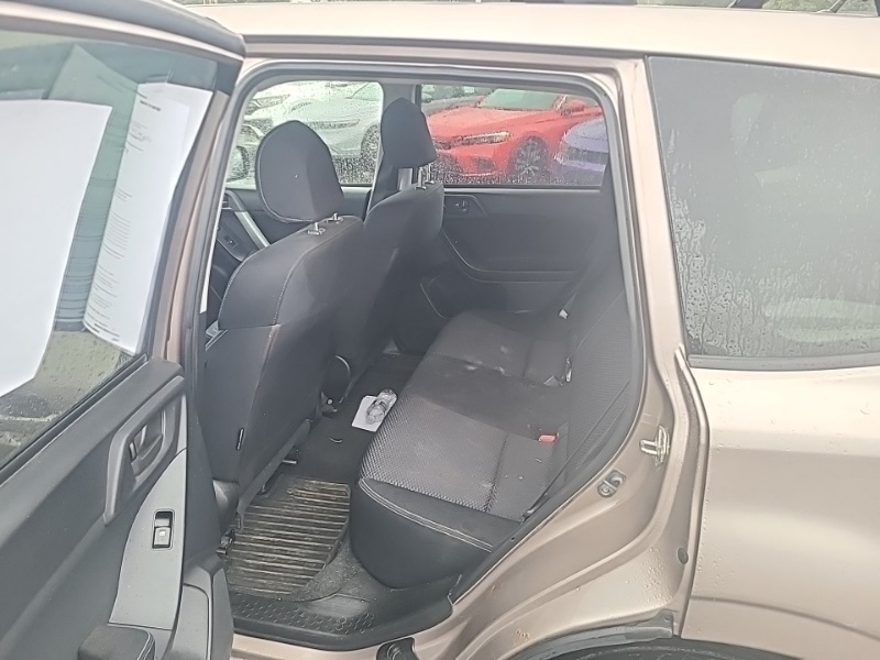 2015 Subaru Forester 2.5i Premium photo 10
