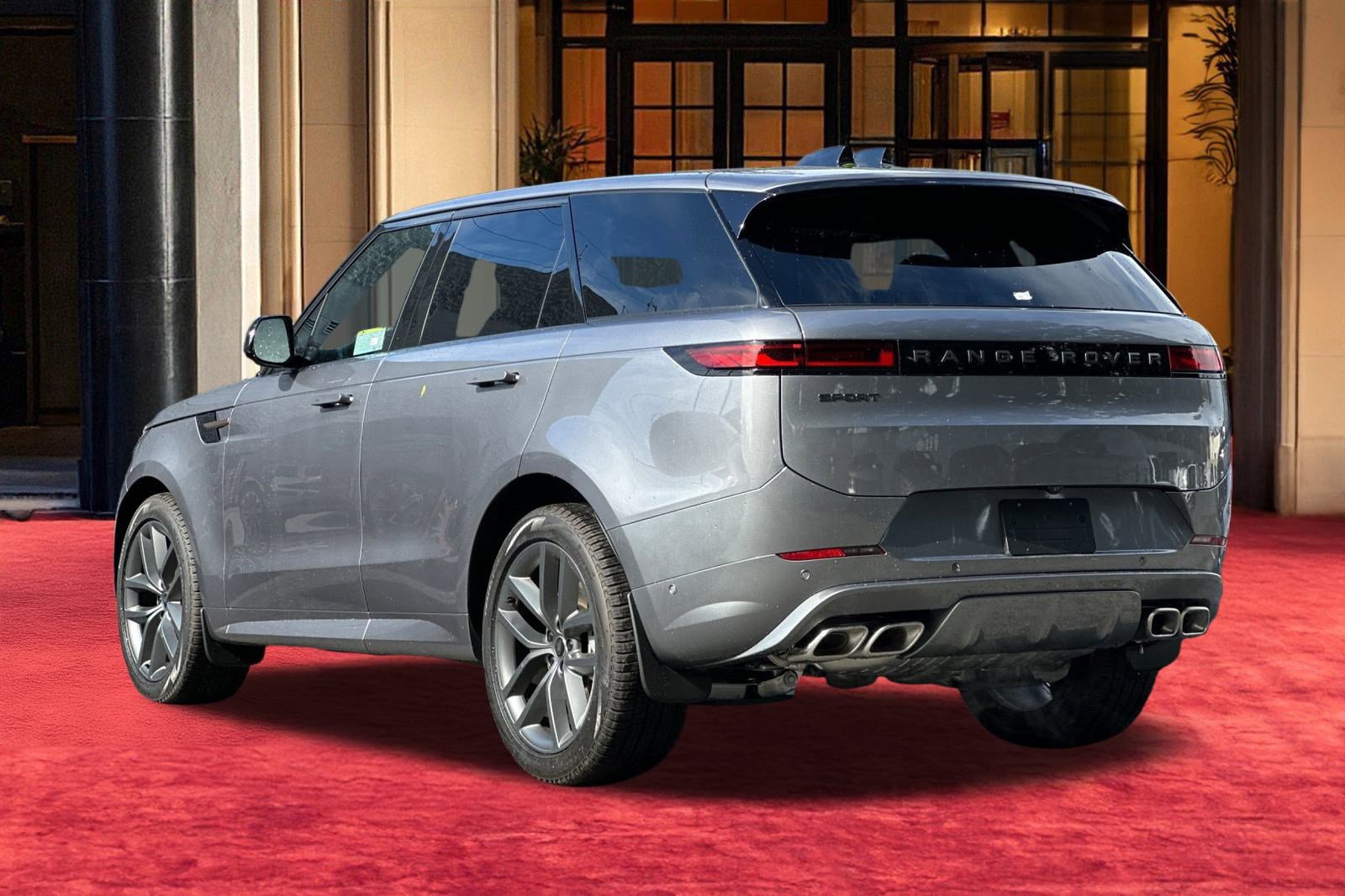 2025 Land Rover Range Rover Sport SE photo 3