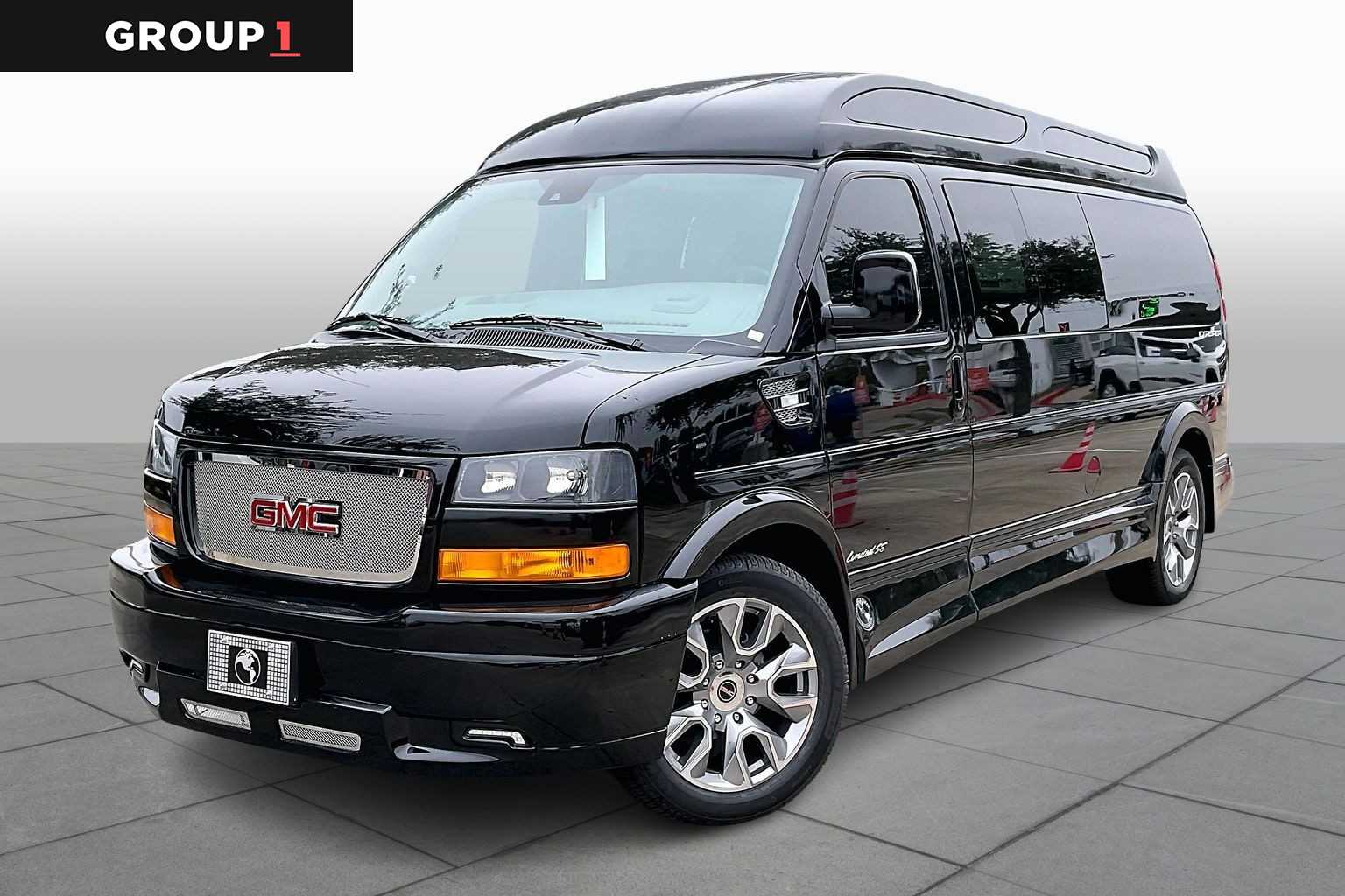 2025 GMC Savana Cargo Work Van's photo