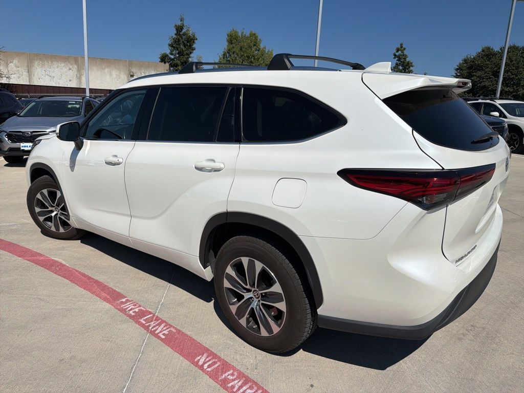 2020 Toyota Highlander XLE photo 4