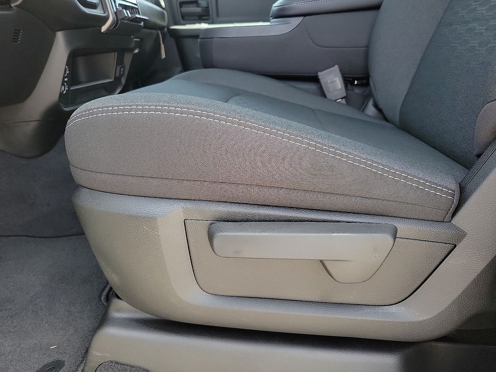 2025 Ram 2500 Tradesman photo 12