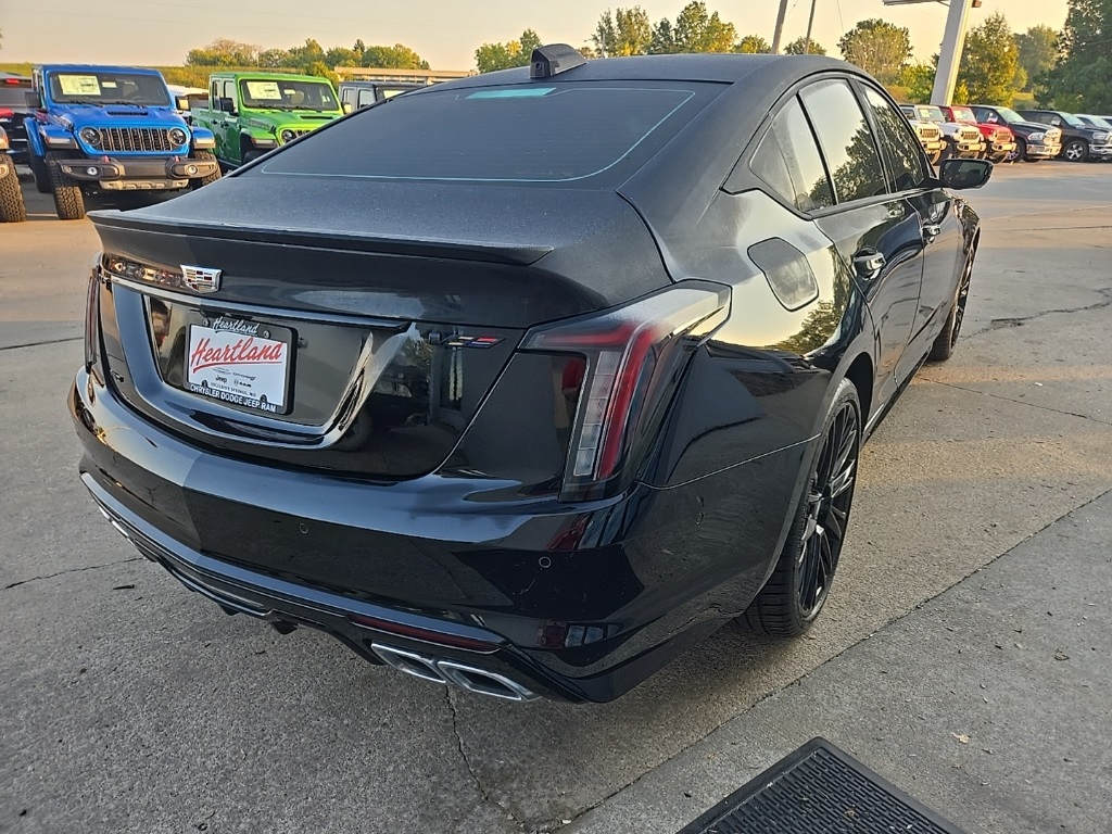 2026 Cadillac CT5 V photo 7