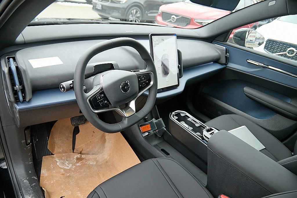 2026 VOLVO EX30 - Image 8