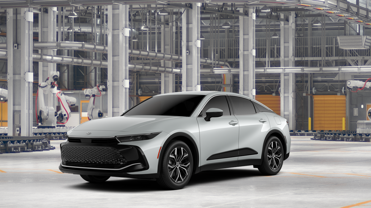 2026 Toyota Crown XLE's photo