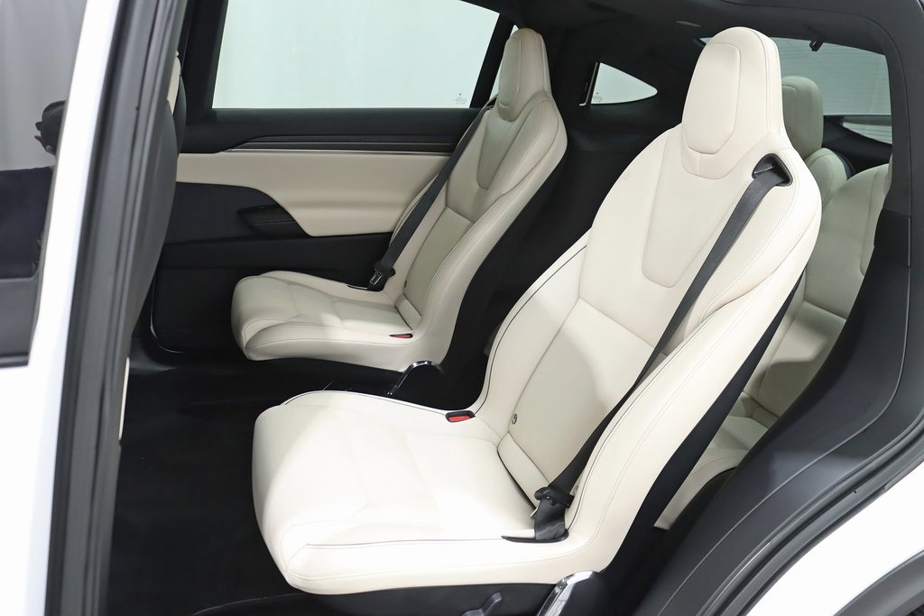 2022 Tesla Model X Plaid photo 27