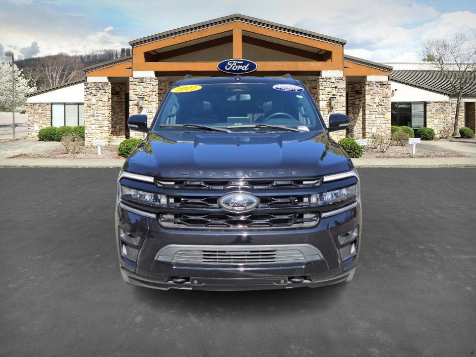 2022 Ford Expedition MAX Limited photo 2
