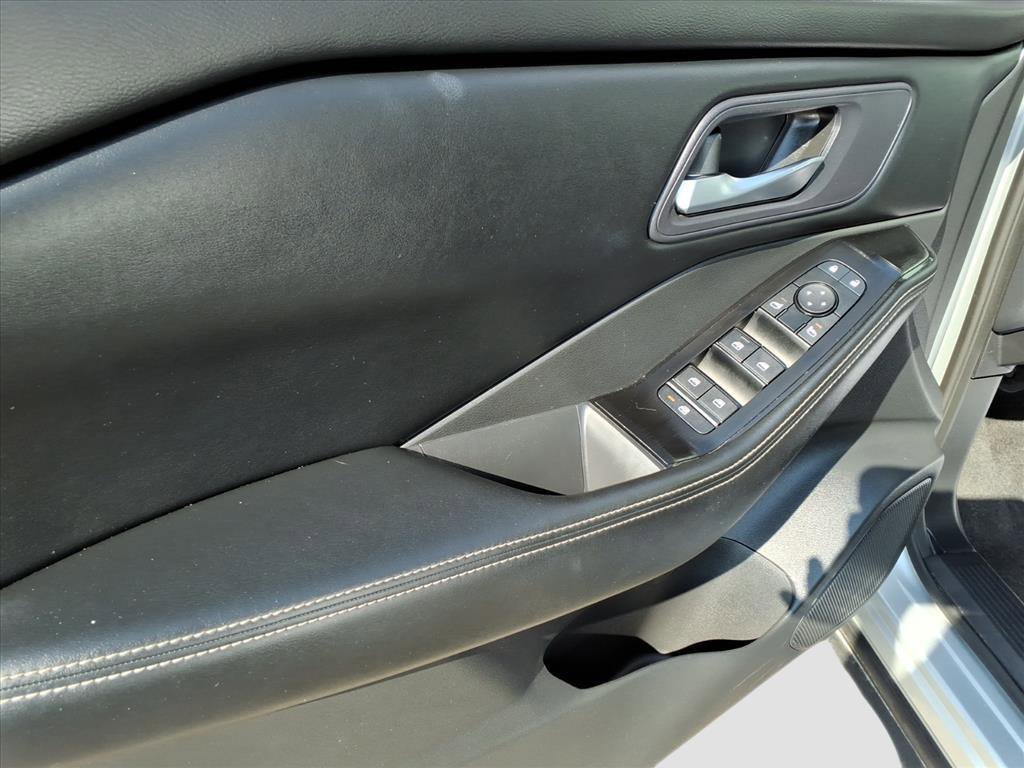 2024 Nissan Rogue SV photo 15