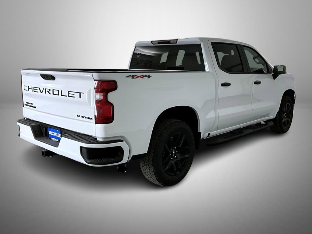 2026 Chevrolet Silverado 1500 Custom photo 3