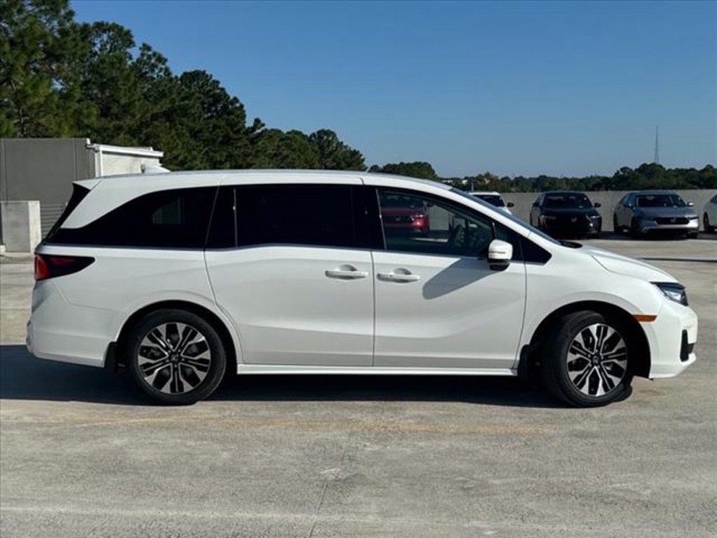 2026 Honda Odyssey Elite photo 4