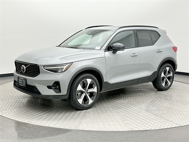 2025 Volvo XC40 Plus's photo