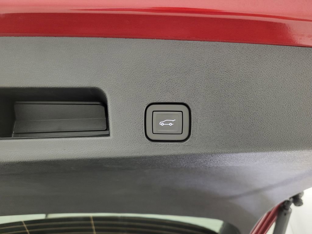 2025 Chevrolet Traverse photo 2