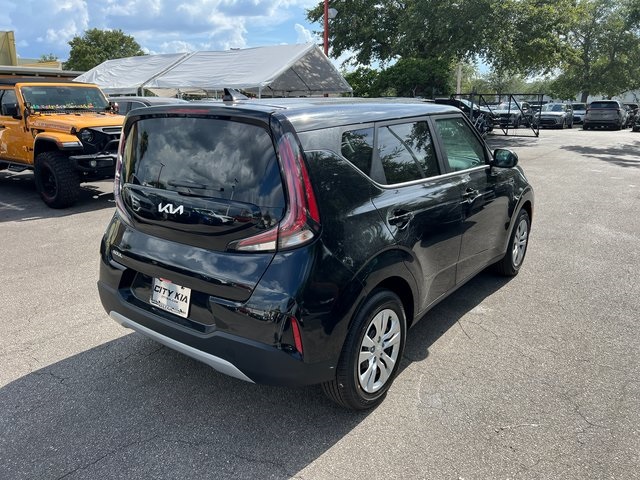 2025 Kia Soul LX photo 3